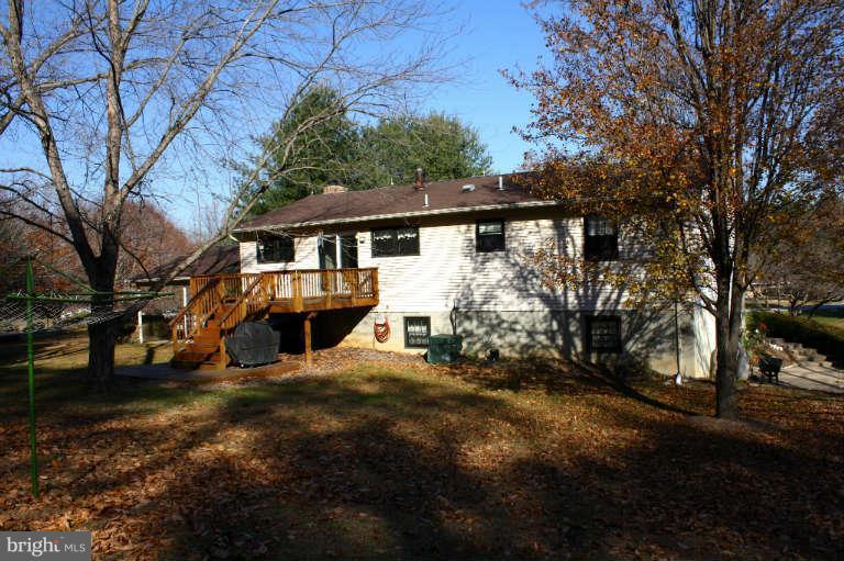 5860 Cari Road Huntingtown, MD 20639 - Photo 11 of 26 Exterior (Rear)
