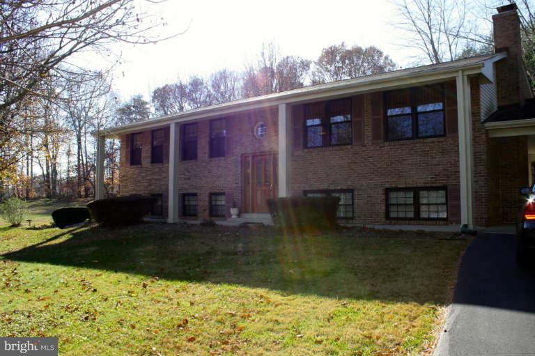 5860 Cari Road Huntingtown, MD 20639 - Photo 8 of 26 Exterior (Front)