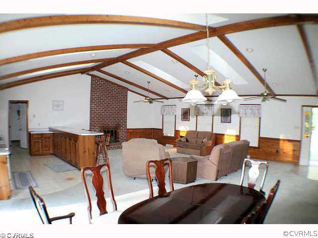 3300 Johnson Road Petersburg, VA 23805 - Photo 6 of 8 Living Room