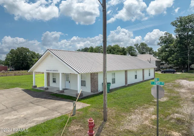 $199,500 | 211 South 1st, Iota, LA 70543