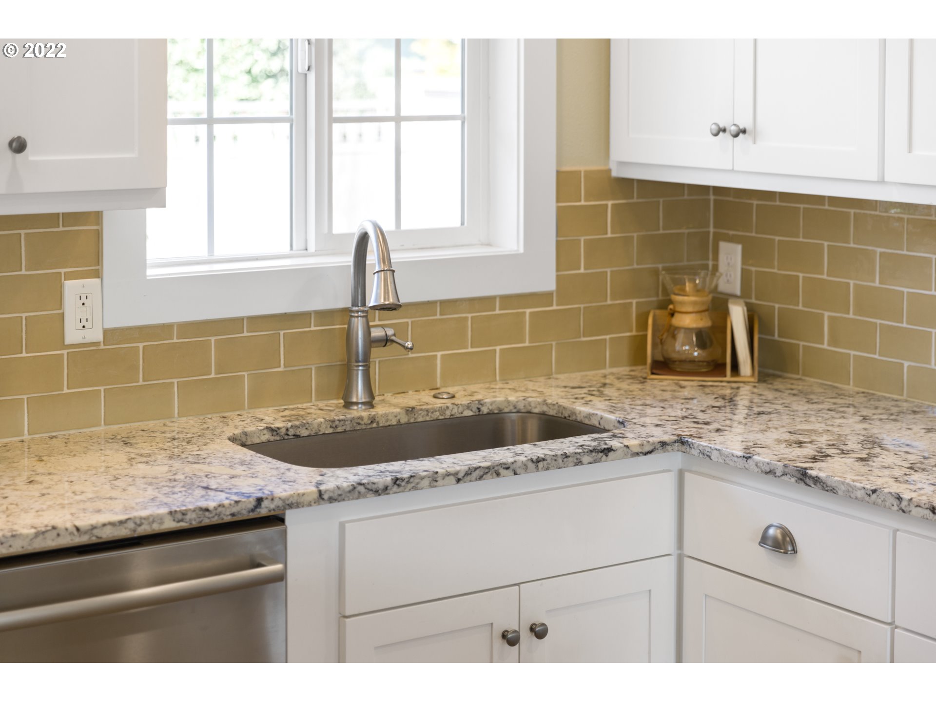 1865 Thompson Road Woodburn, OR 97071 - Photo 11 of 32 Gallery Image 11