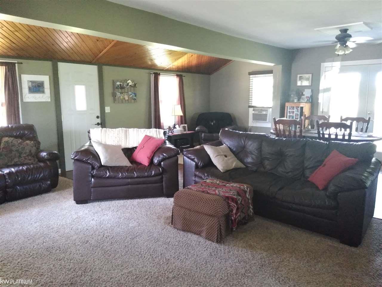 9703 Bryce Road Avoca, MI 48006 - Photo 32 of 54 31386307-31.JPG