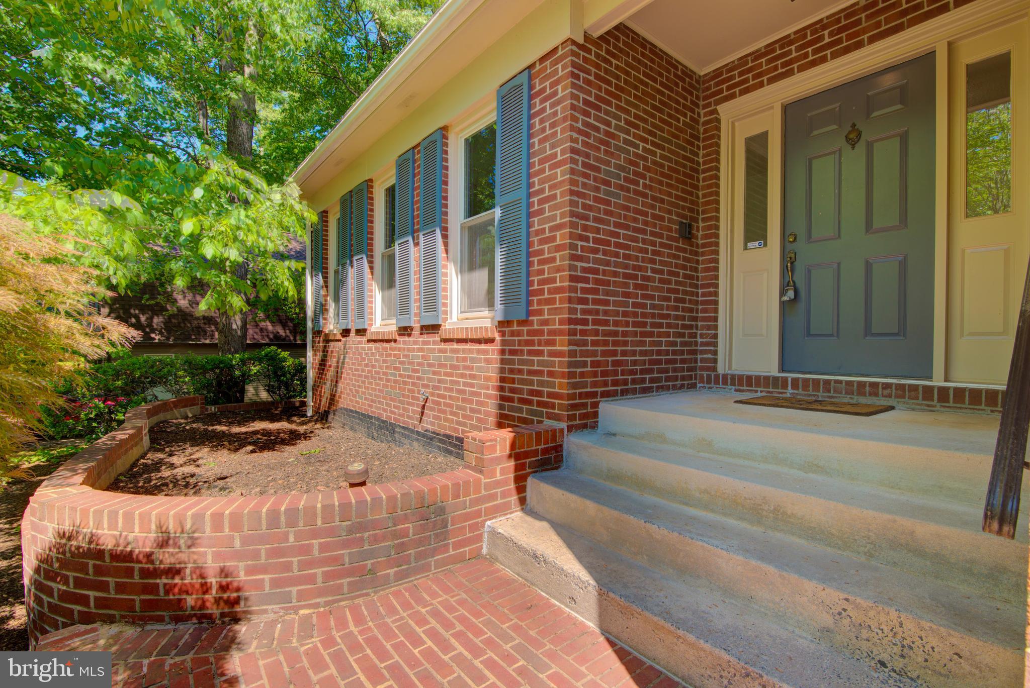 44 Carrollton Road Sterling, VA 20165 - Photo 6 of 75
