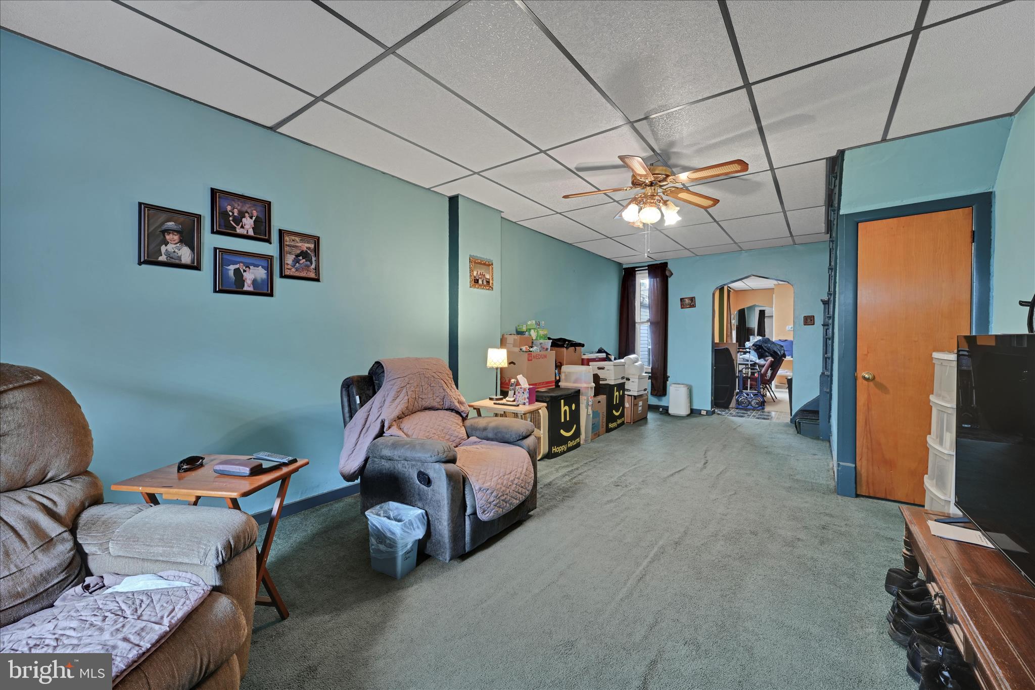 335 Hollenbach Street Reading, PA 19601 - Photo 4 of 26 Living Room