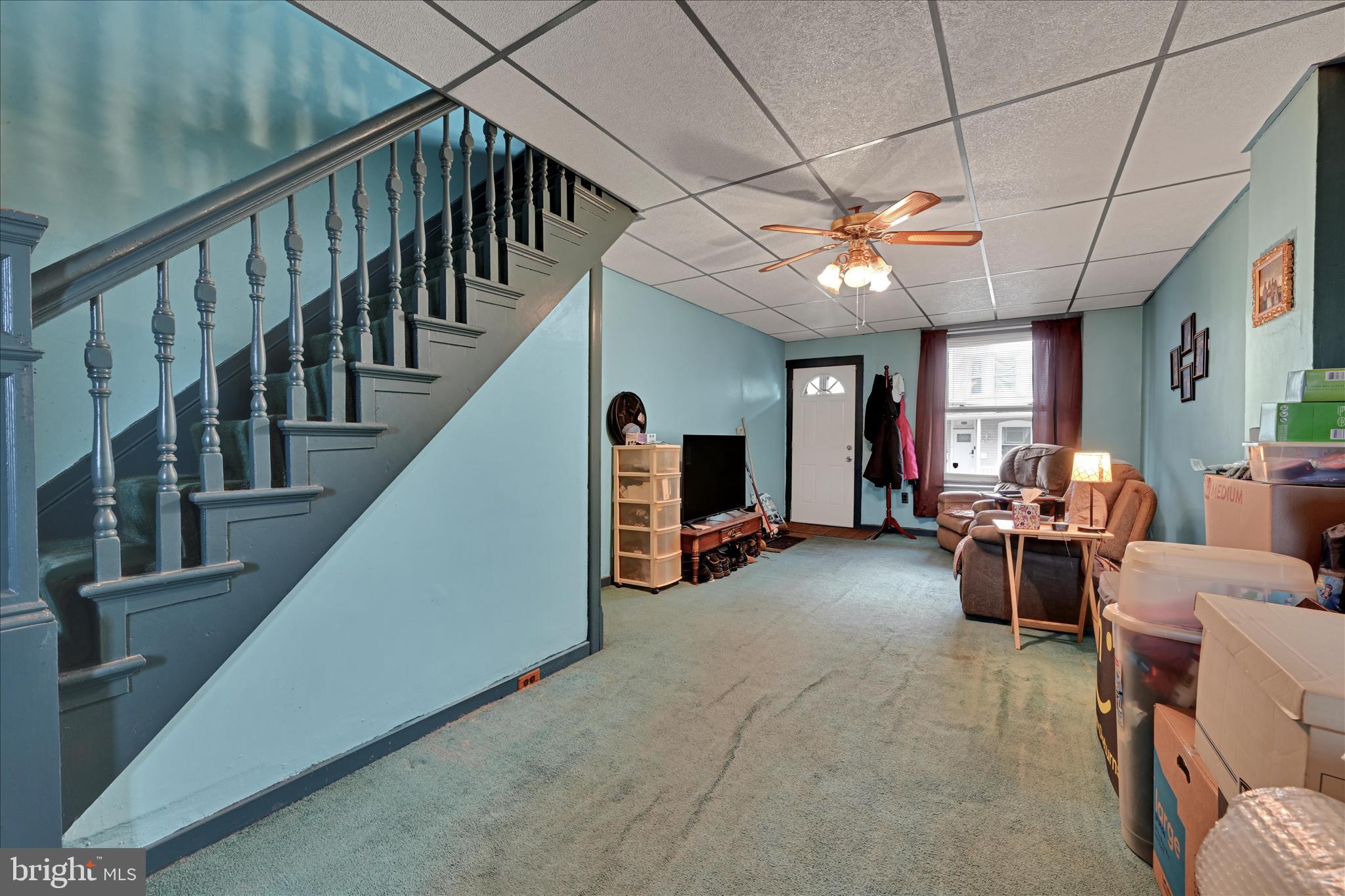 335 Hollenbach Street Reading, PA 19601 - Photo 6 of 26 Living Room