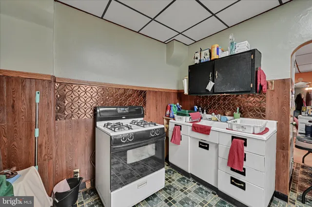 $160,000 | 335 Hollenbach Street, Reading, PA 19601