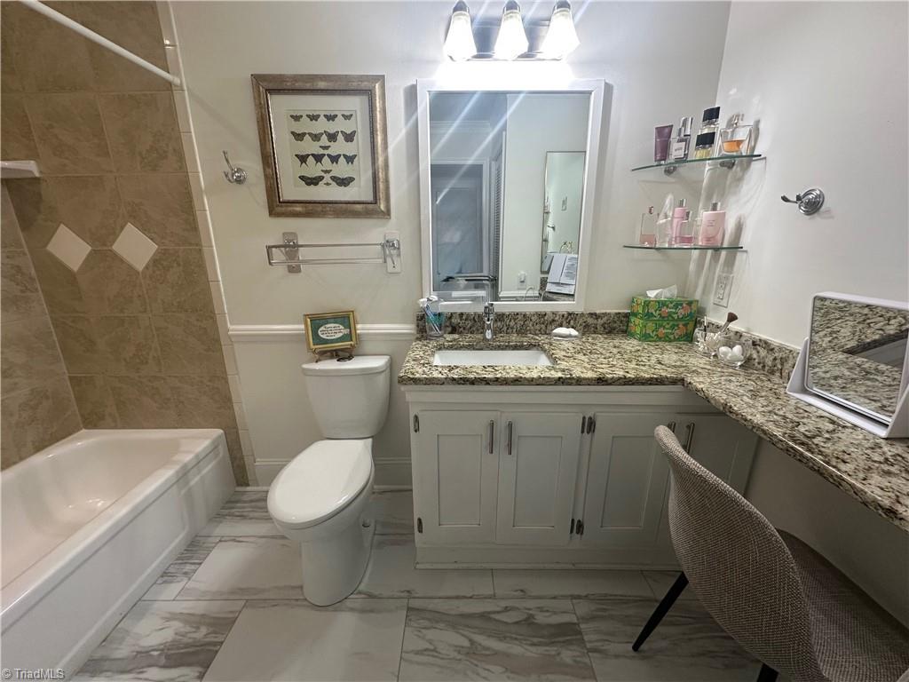 162 Golfview Drive Bermuda Run, NC 27006 - Photo 17 of 27 Primary bath