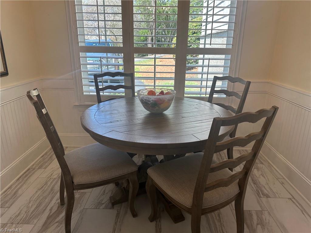 162 Golfview Drive Bermuda Run, NC 27006 - Photo 7 of 27 Eat in kitchen
