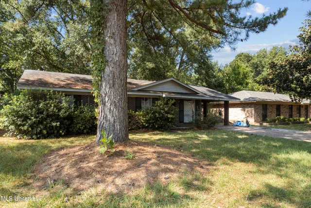 $77,000 | 381 James Garfield Circle, Jackson, MS 39213