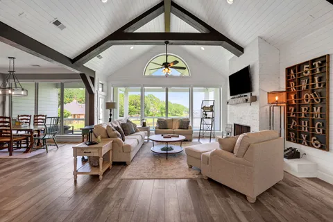 $1,695,000 | 231 Ridge Cove Lane, Coldspring, TX 77331