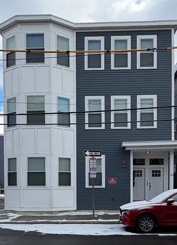 $4,150 | 30 Berkshire Street, Unit 2, Cambridge, MA 02141