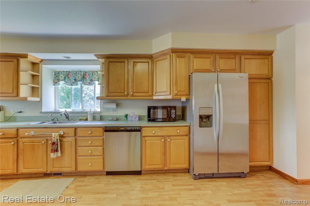 10039 Big Lake Road Clarkston, MI 48346 - Photo 11 of 52 Big Lake 25.jpg