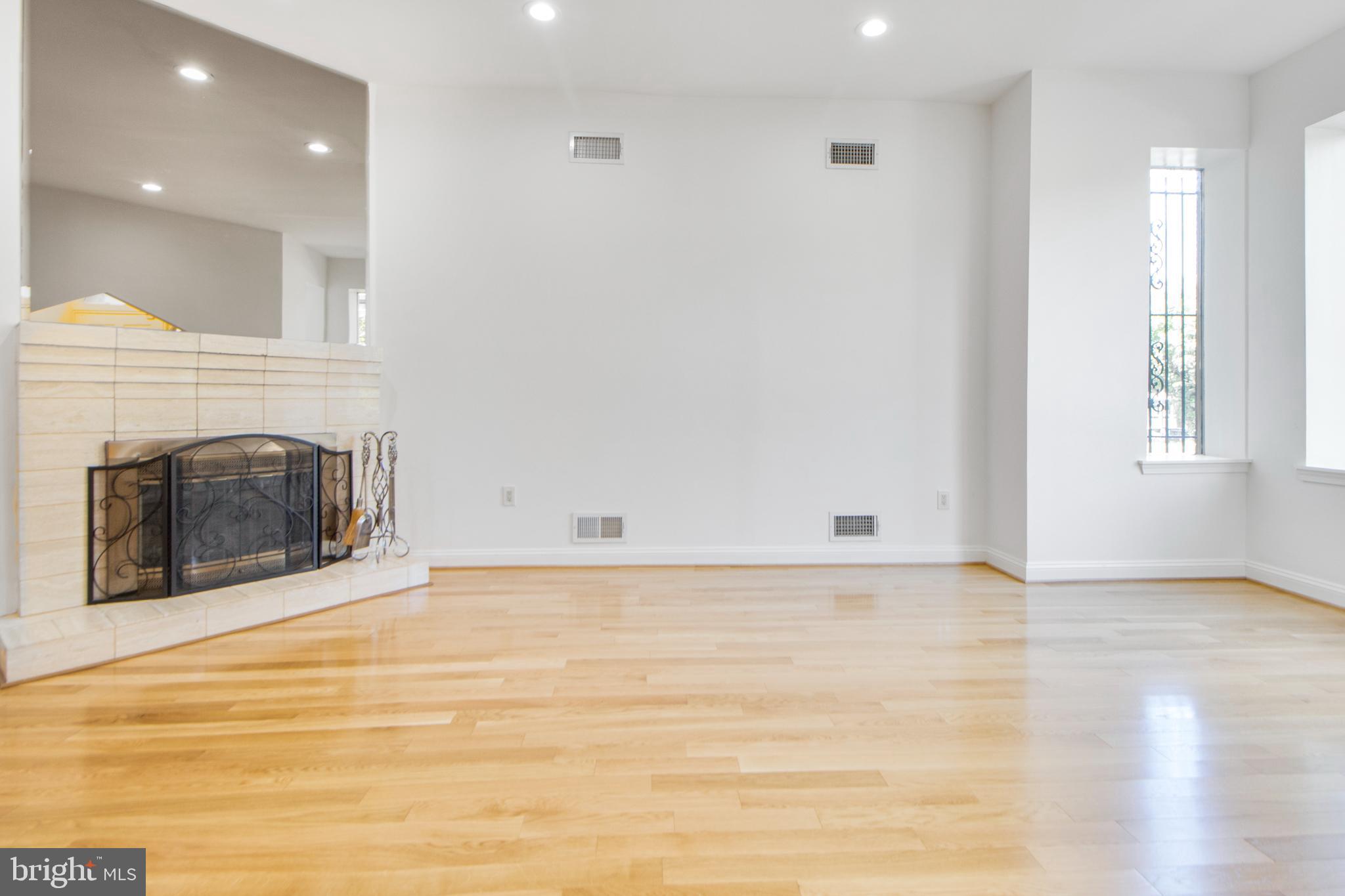 3010 13th Street Northwest Washington, DC 20009 - Photo 6 of 61 Living Room