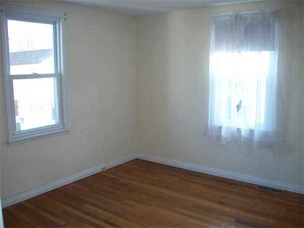 23 Gilman Street Springfield, MA 01118 - Photo 7 of 14