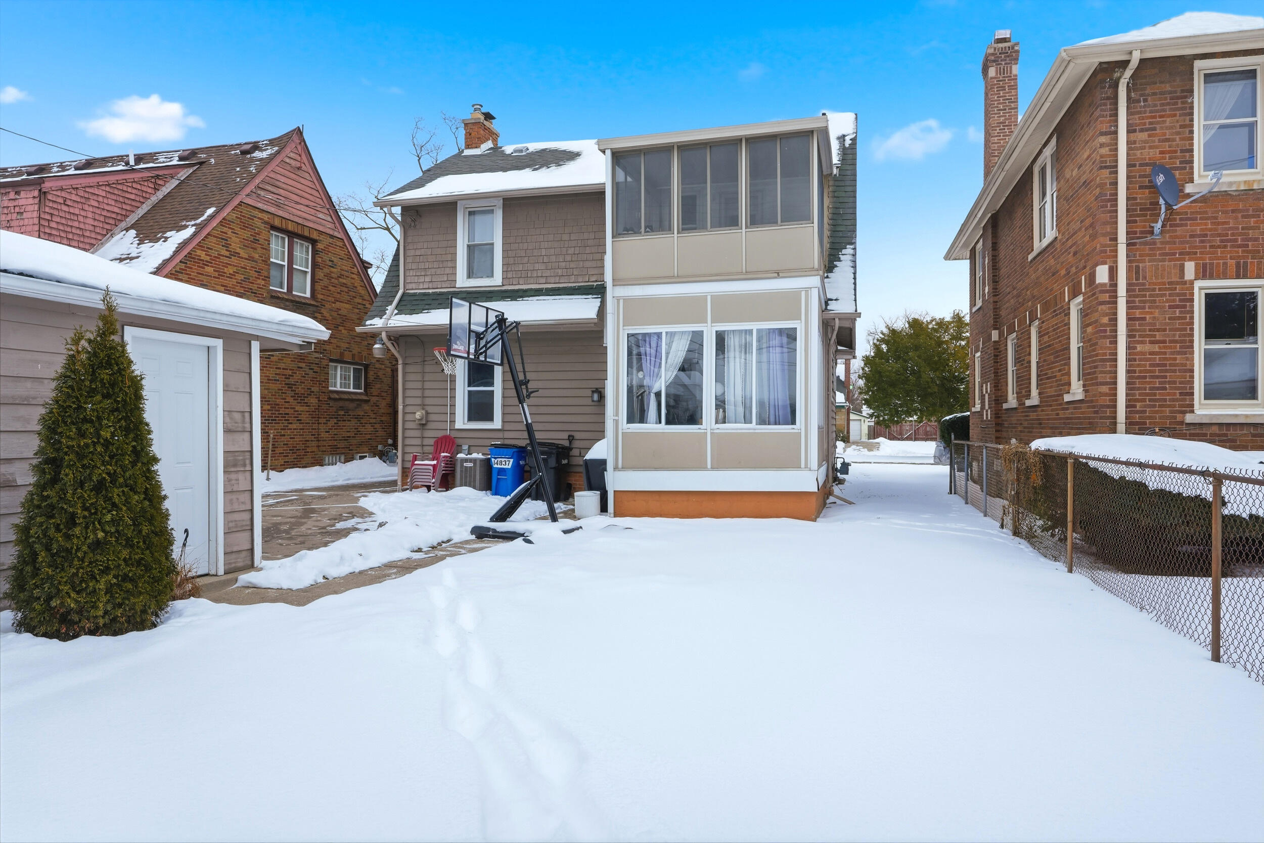 14837 Ashton Road Detroit, MI 48223 - Photo 22 of 26 Side / Rear angle of home