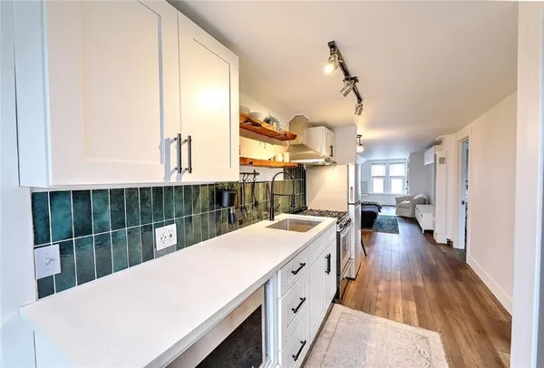 $1,825 | 73 Washburn Avenue, East Providence, RI 02916