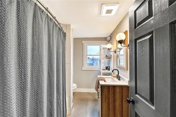 $1,825 | 73 Washburn Avenue, East Providence, RI 02916