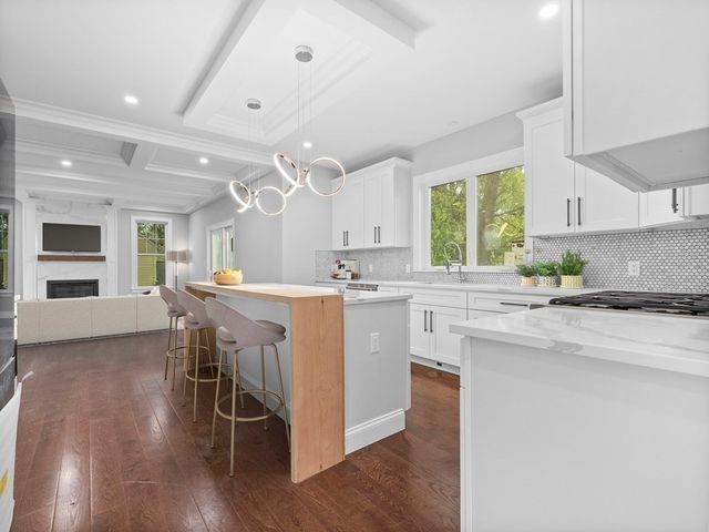 $2,700,000 | 21 Verndale Road, Newton, MA 02461