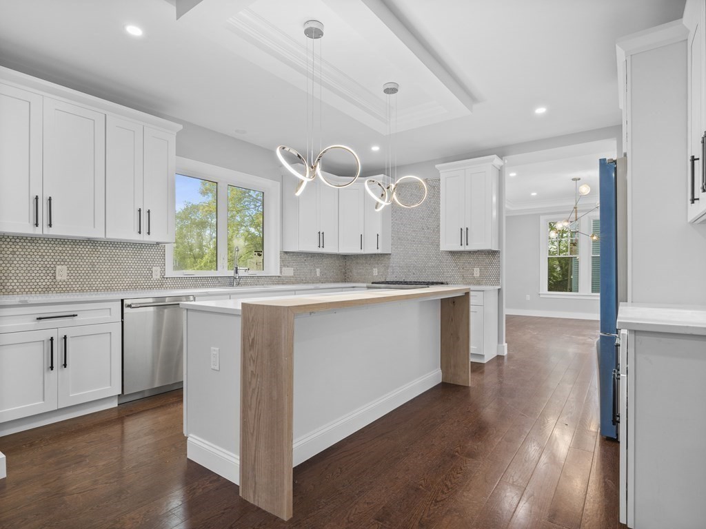 21 Verndale Road Newton, MA 02461 - Photo 6 of 12