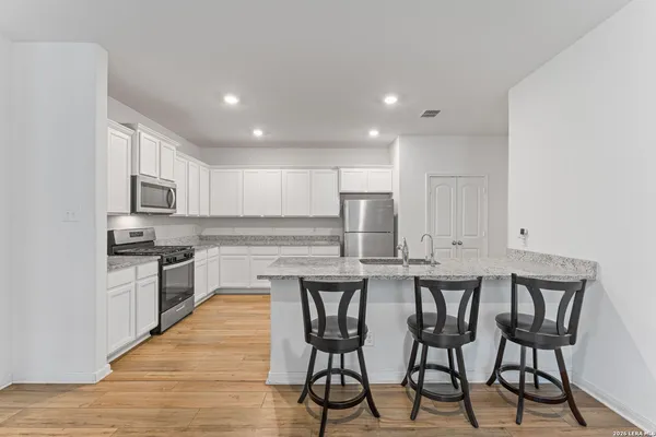 $350,000 | 15103 Telfaire, Von Ormy, TX 78073