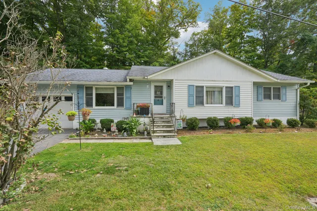 $445,000 | 4 River Road, Tuxedo Park, NY 10987