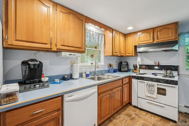 $445,000 | 4 River Road, Tuxedo Park, NY 10987