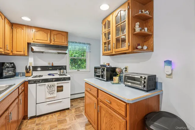 $445,000 | 4 River Road, Tuxedo Park, NY 10987