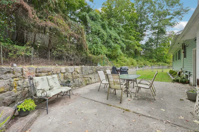 $445,000 | 4 River Road, Tuxedo Park, NY 10987