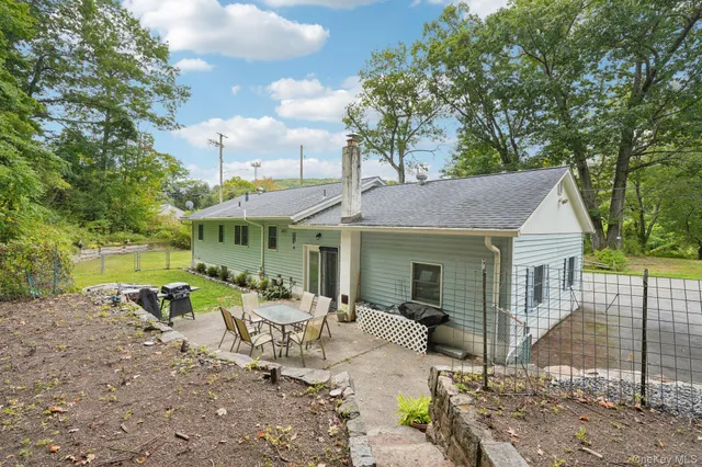 $445,000 | 4 River Road, Tuxedo Park, NY 10987