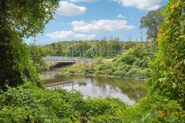 $445,000 | 4 River Road, Tuxedo Park, NY 10987