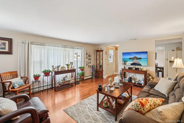 $445,000 | 4 River Road, Tuxedo Park, NY 10987