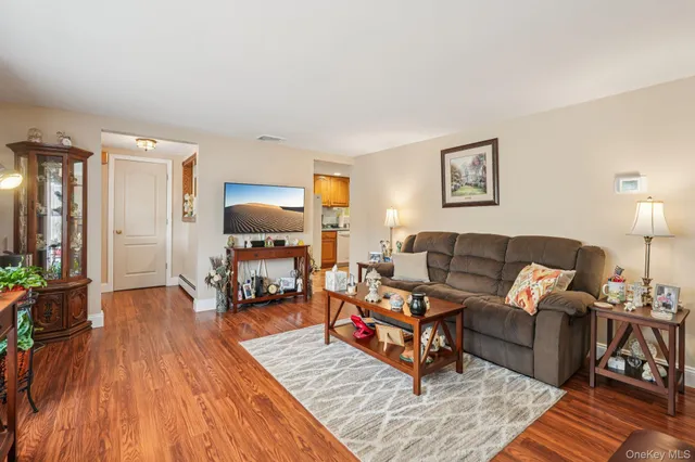 $445,000 | 4 River Road, Tuxedo Park, NY 10987