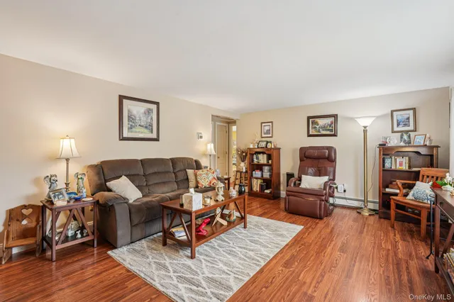 $445,000 | 4 River Road, Tuxedo Park, NY 10987