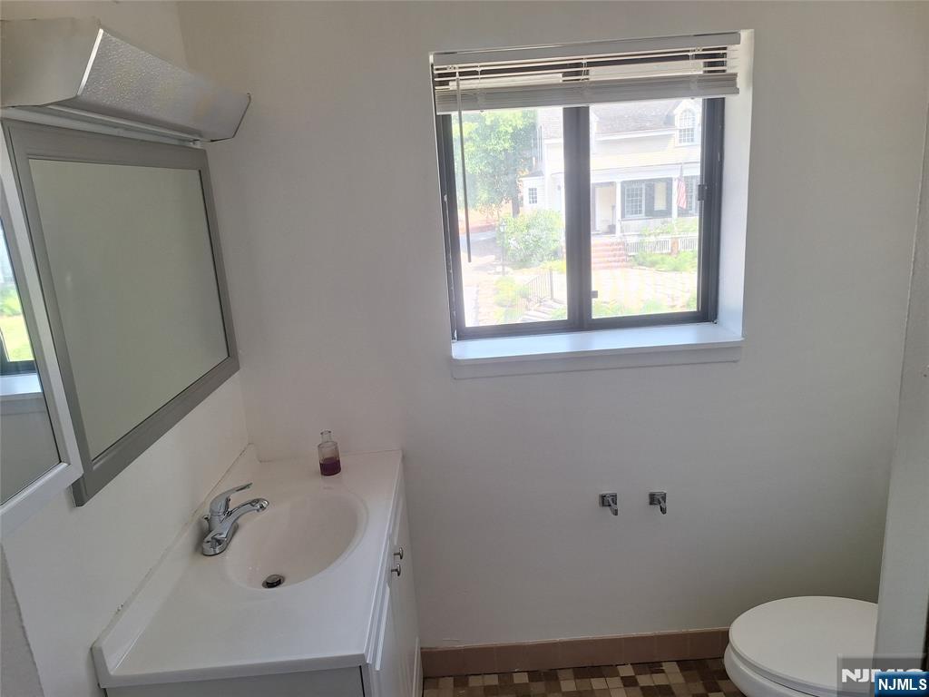 222 Kinderkamack Road, Unit G Oradell, NJ 07649 - Photo 4 of 5
