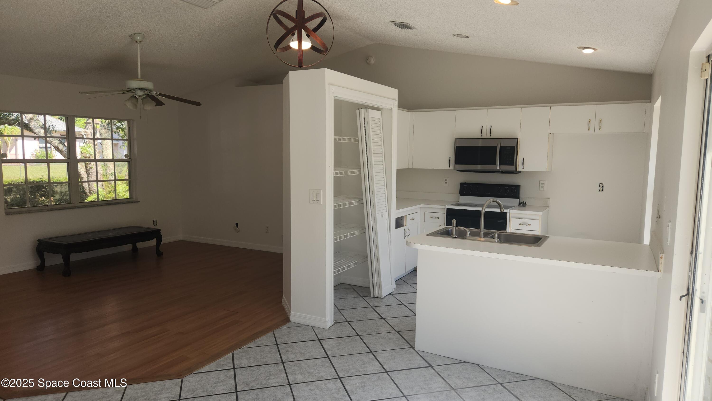 773 Schuster Road Southwest Palm Bay, FL 32908 - Photo 8 of 24 Kitchen