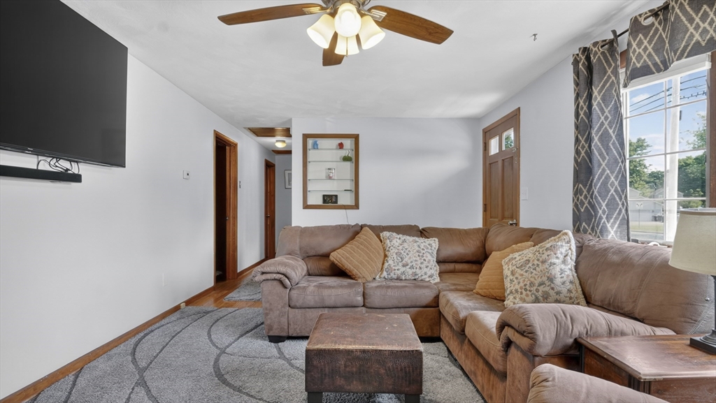 31 Shaker Road Westfield, MA 01085 - Photo 17 of 36