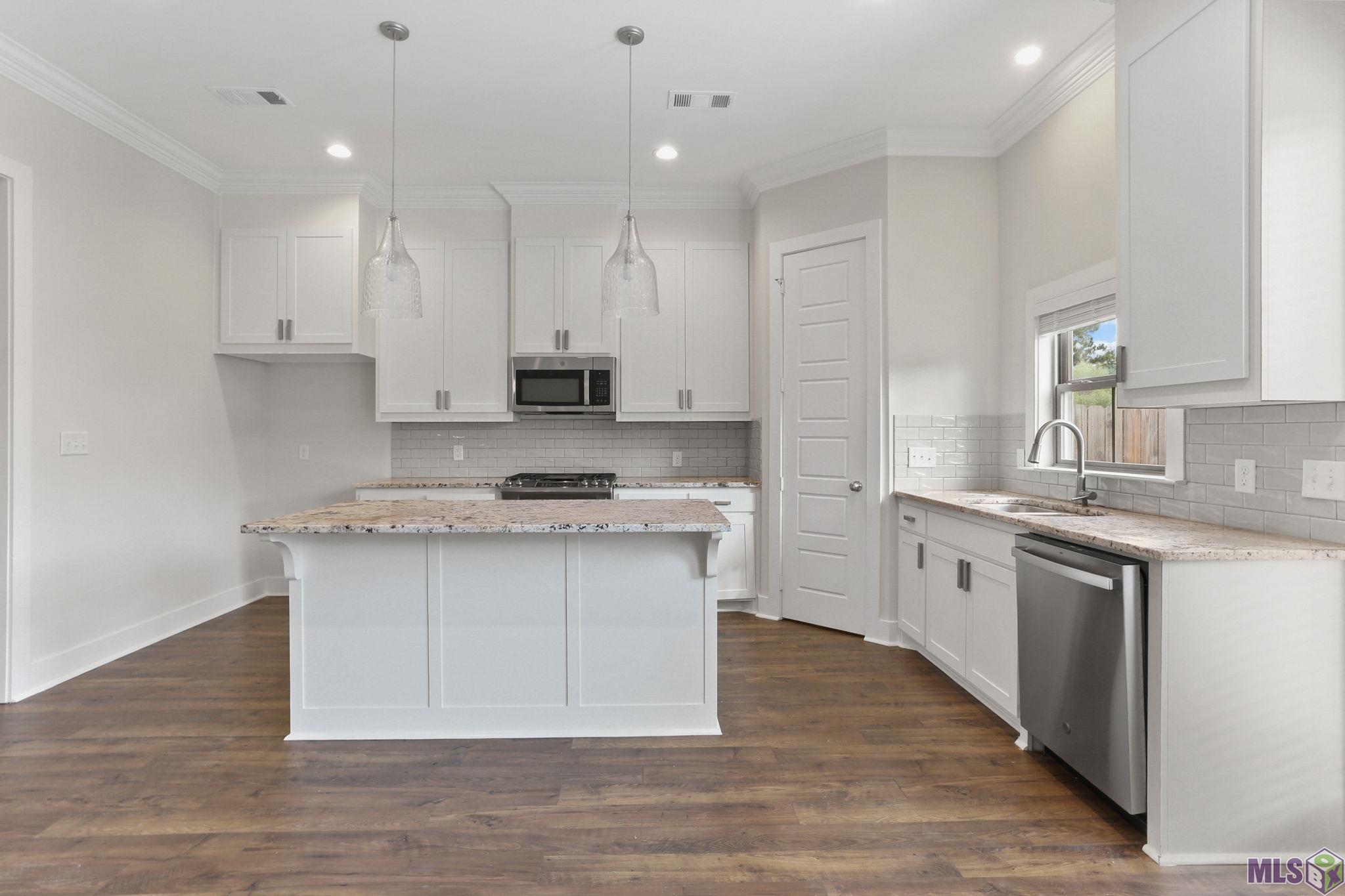 15530 Fieldside Avenue Baton Rouge, LA 70816 - Photo 7 of 17