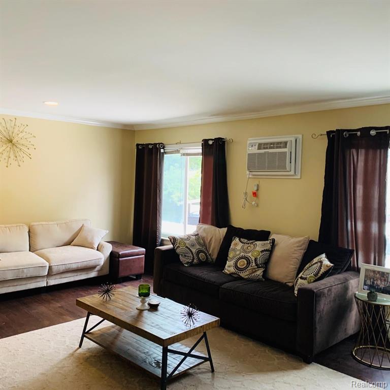 761 West Maple Road Clawson, MI 48017 - Photo 7 of 14