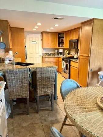 $2,500 | 76923 Turendot Street, Palm Desert, CA 92211