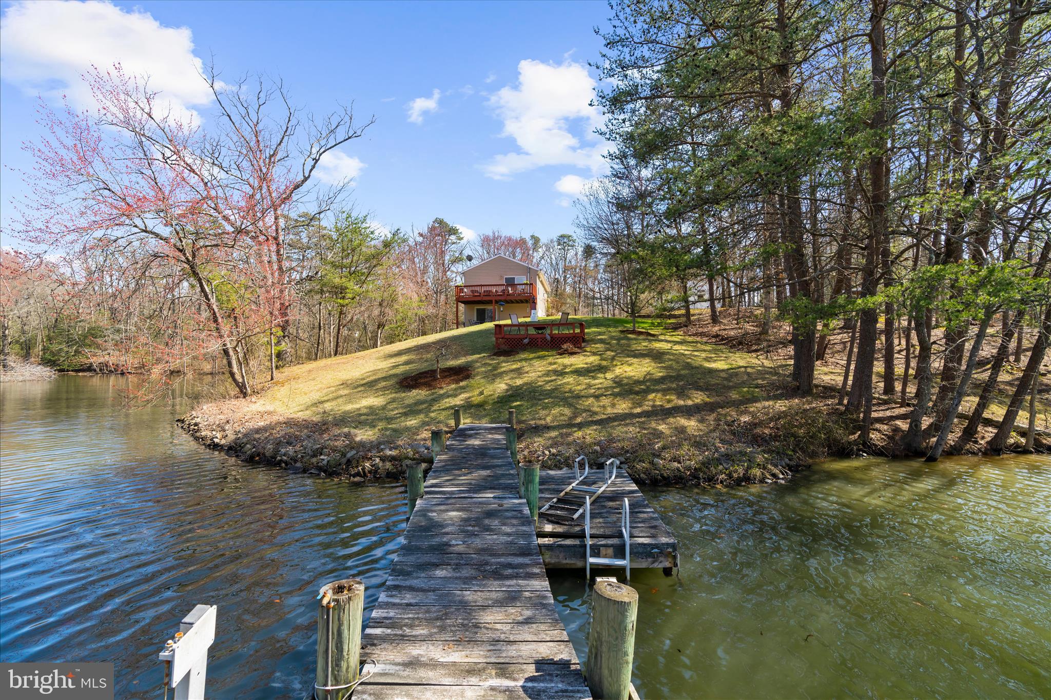 180 Waldo Road Pasadena, MD 21122 - Photo 40 of 55 A floating dock for launchiing kayaks & canoes