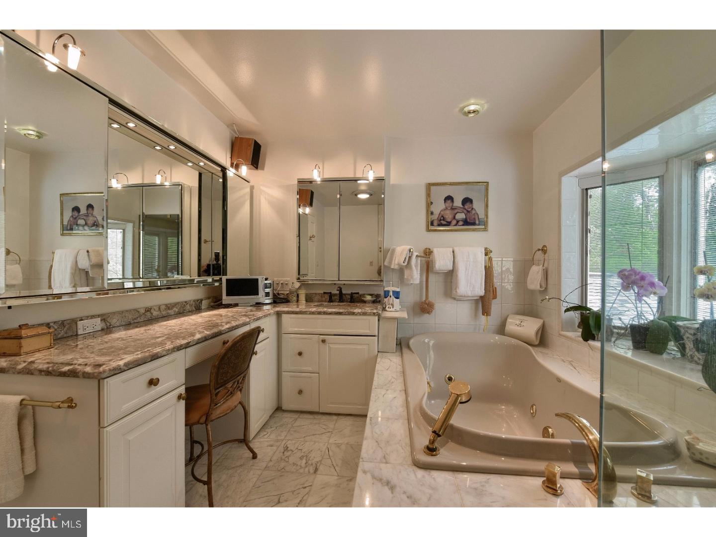 853 Hunt Road Newtown Square, PA 19073 - Photo 12 of 24 Bathroom
