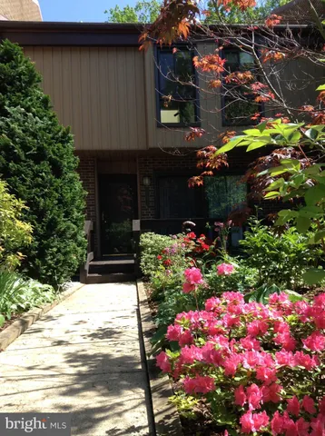 $639,000 | 11854 South Lakes Court, Reston, VA 20191