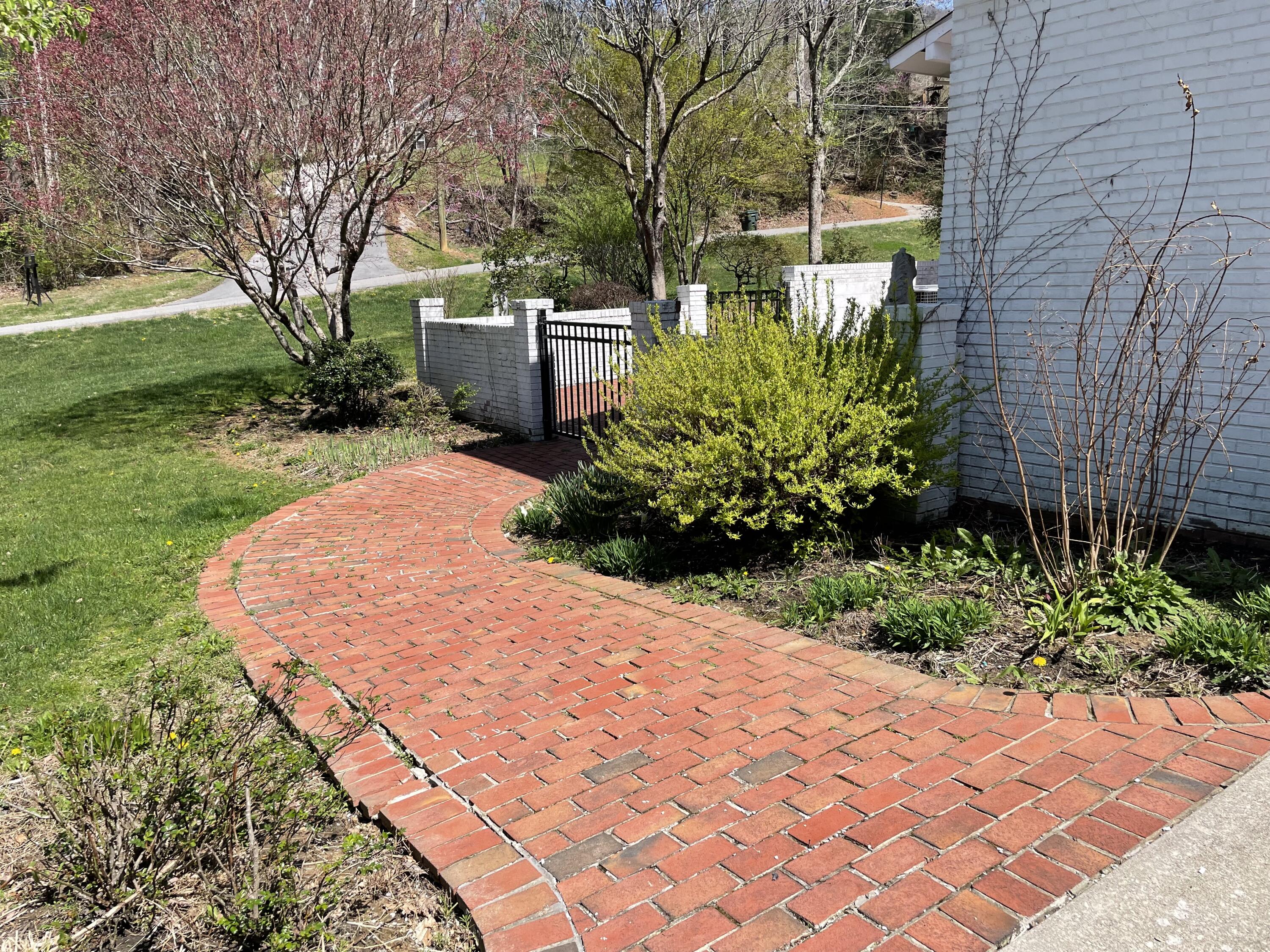 310 Sunny Brook Road Heidrick, KY 40949 - Photo 6 of 68 Side entrance