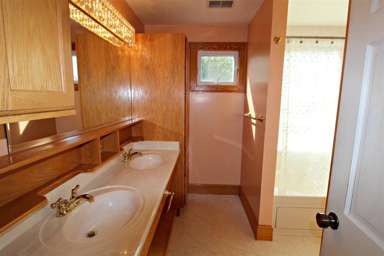 6299 Calkins Road Flint, MI 48532 - Photo 17 of 28 21507103-16.JPG