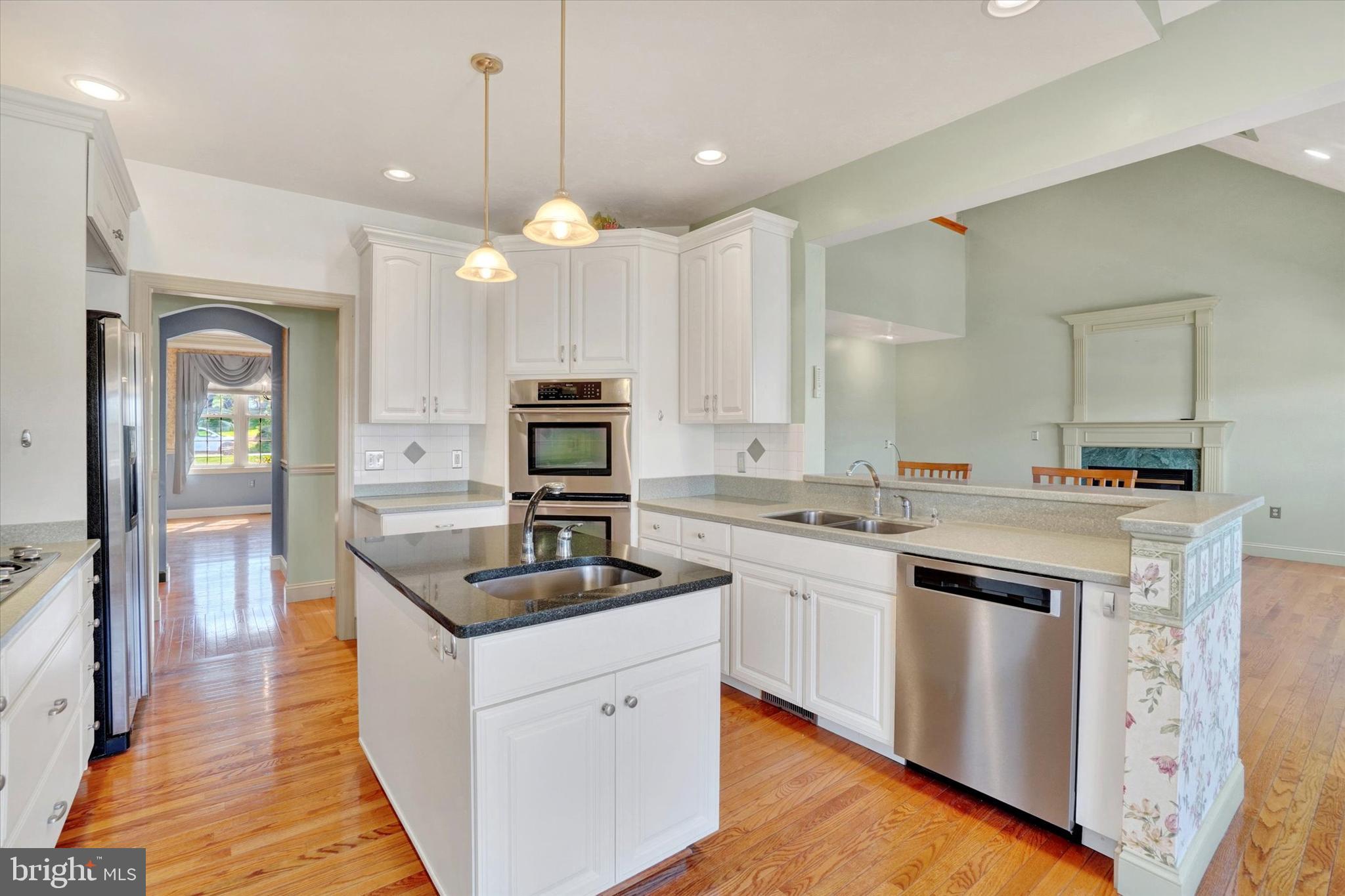 639 Chestnut Hill Road York, PA 17402 - Photo 7 of 51 Eat-in Kitchen