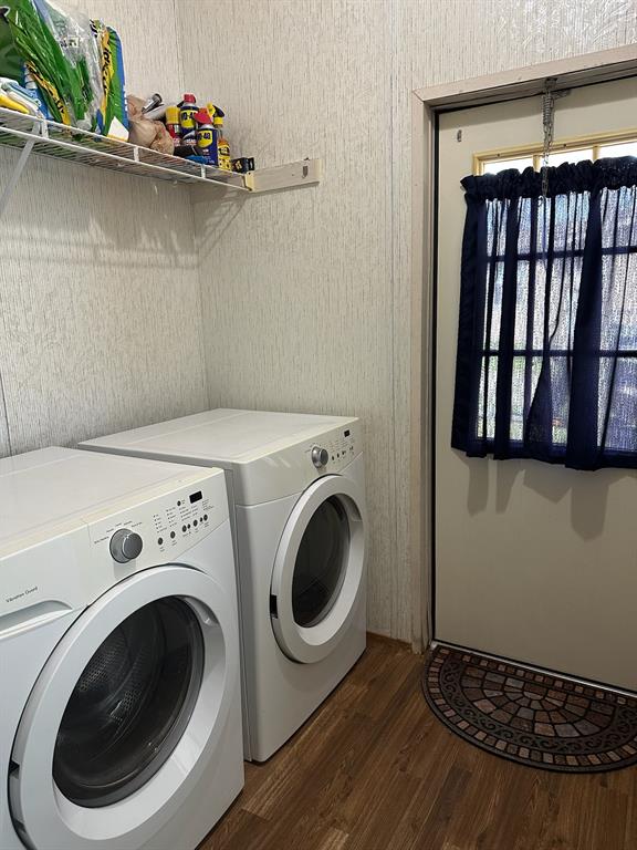 21516 Water Ridge Road Chandler, TX 75758 - Photo 10 of 40 a utility room with dryer and washer