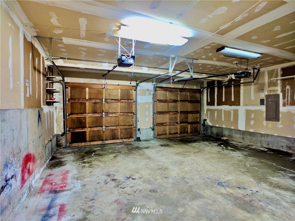 17819 Southeast 137th Street Renton, WA 98059 - Photo 33 of 37 a view of a car garage