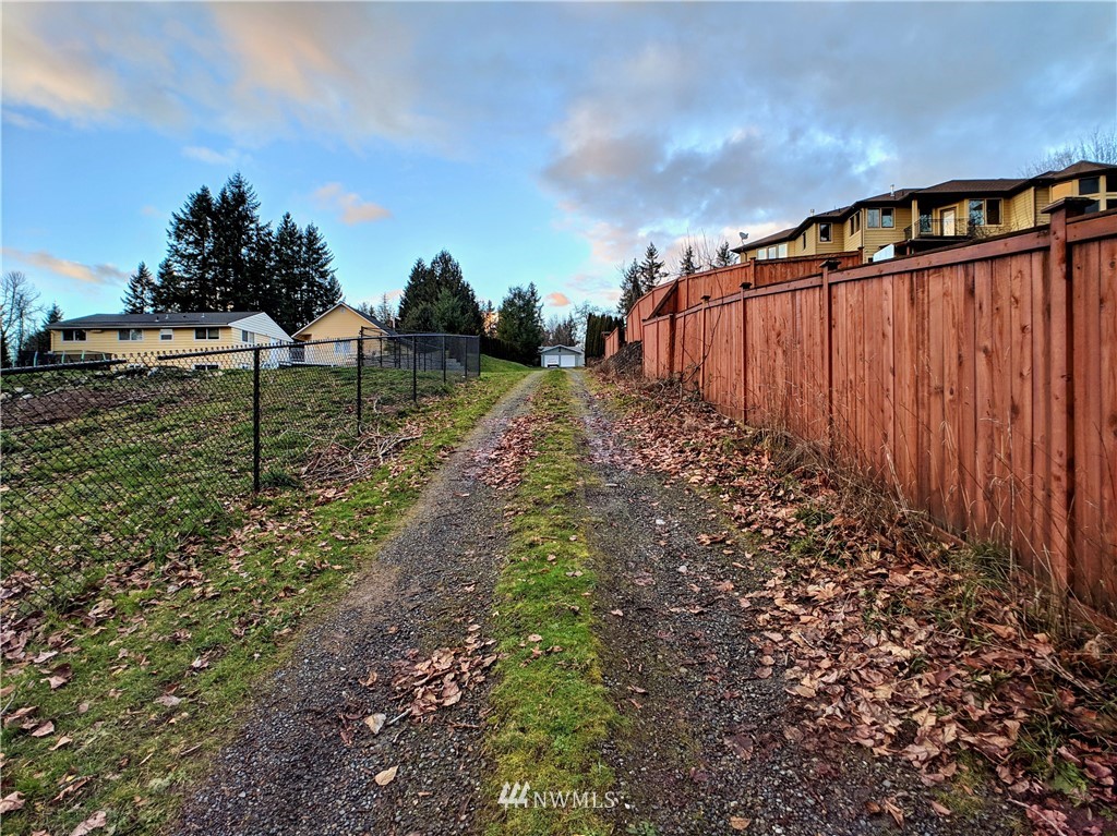 17819 Southeast 137th Street Renton, WA 98059 - Photo 37 of 37 a view of a backyard of the house