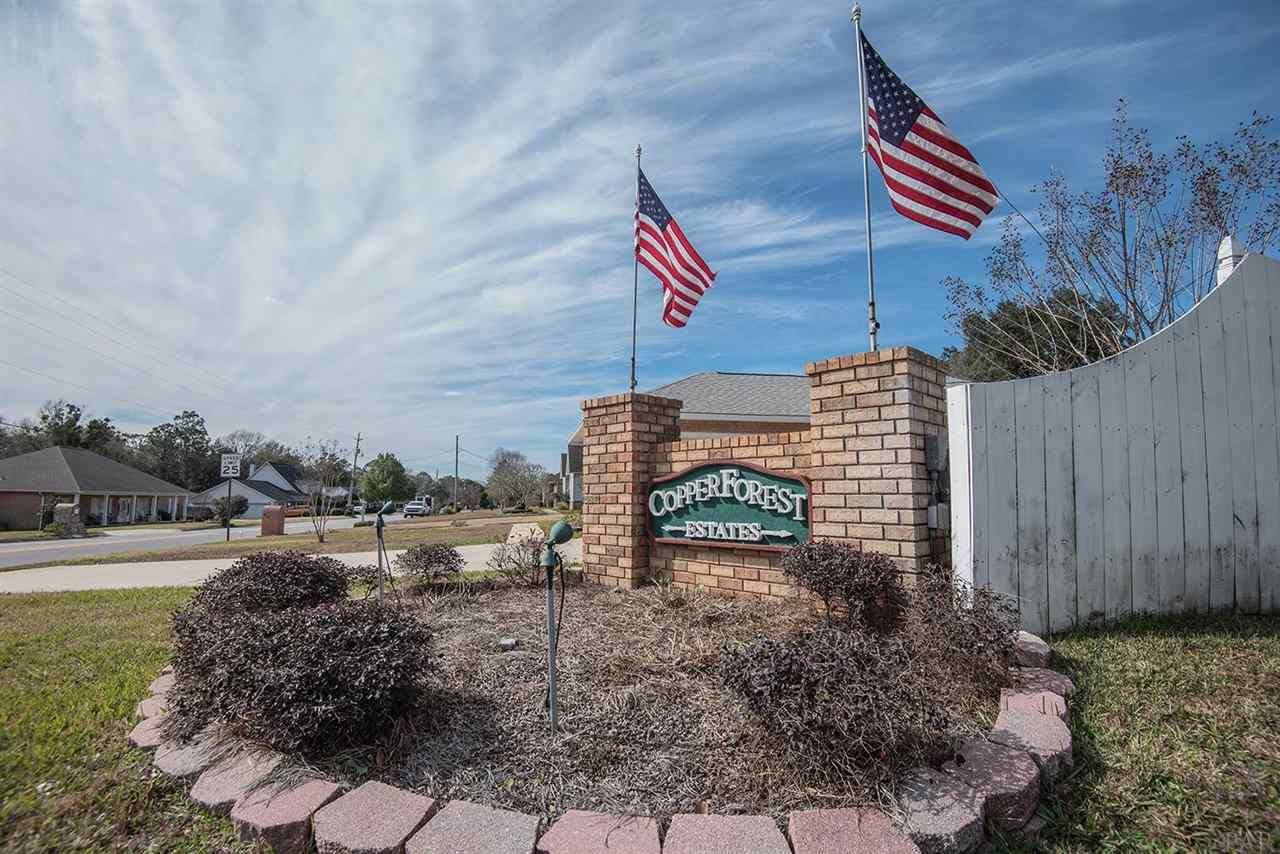 3225 Copper Ridge Circle Cantonment, FL 32533 - Photo 3 of 36 Gallery Image 3