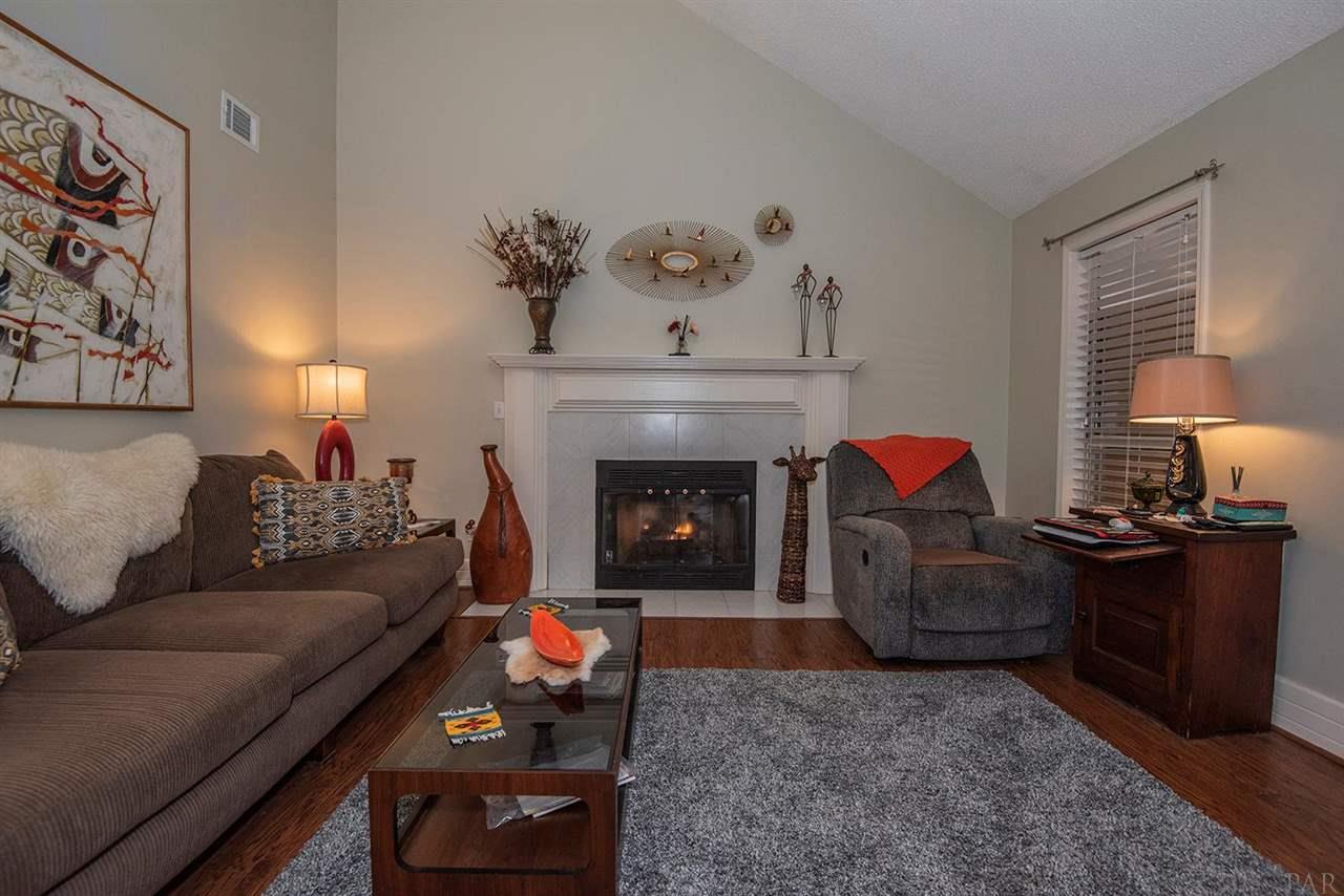3225 Copper Ridge Circle Cantonment, FL 32533 - Photo 4 of 36 Gallery Image 4